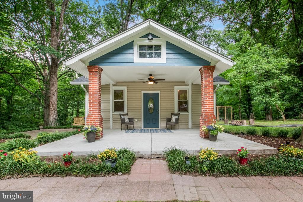 9715 Capitol View Avenue photo 1
