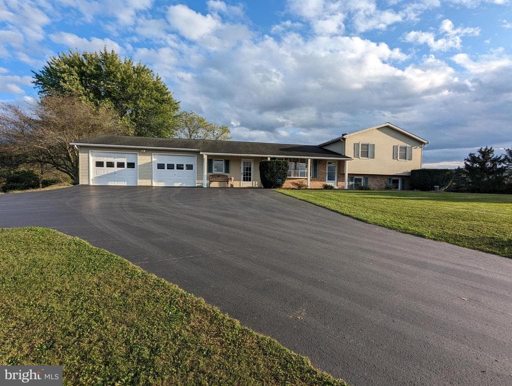 1126 Sunbury Path photo 1