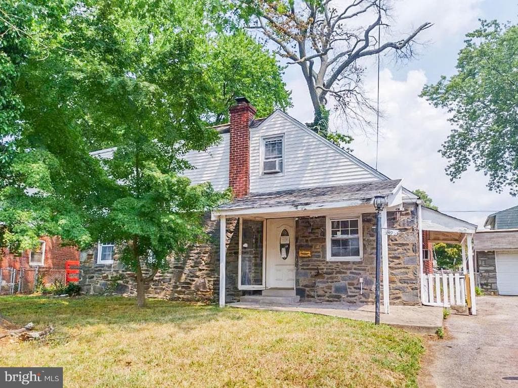 905 Springfield Road photo 1