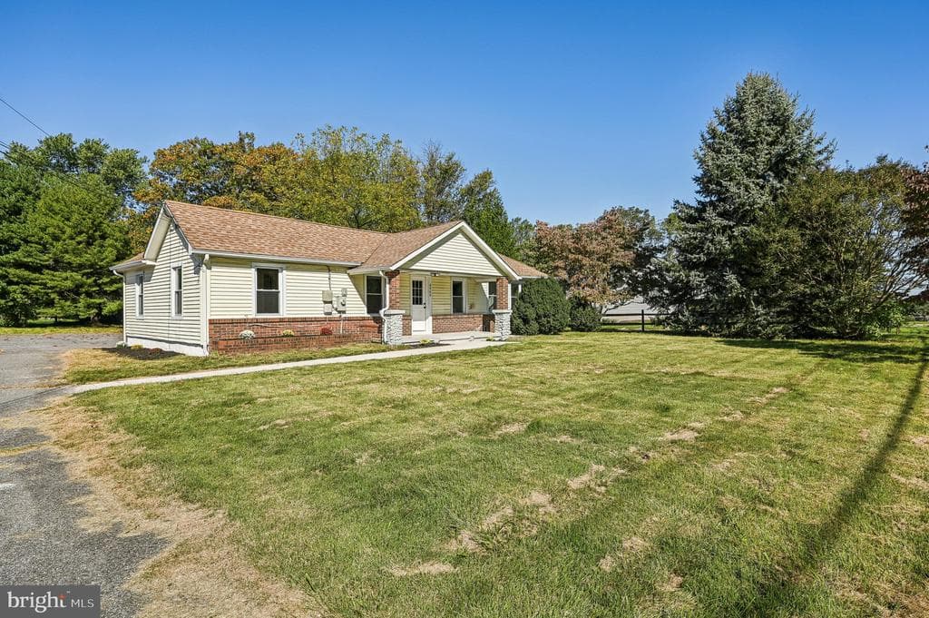 8466 Leishear Road photo 1