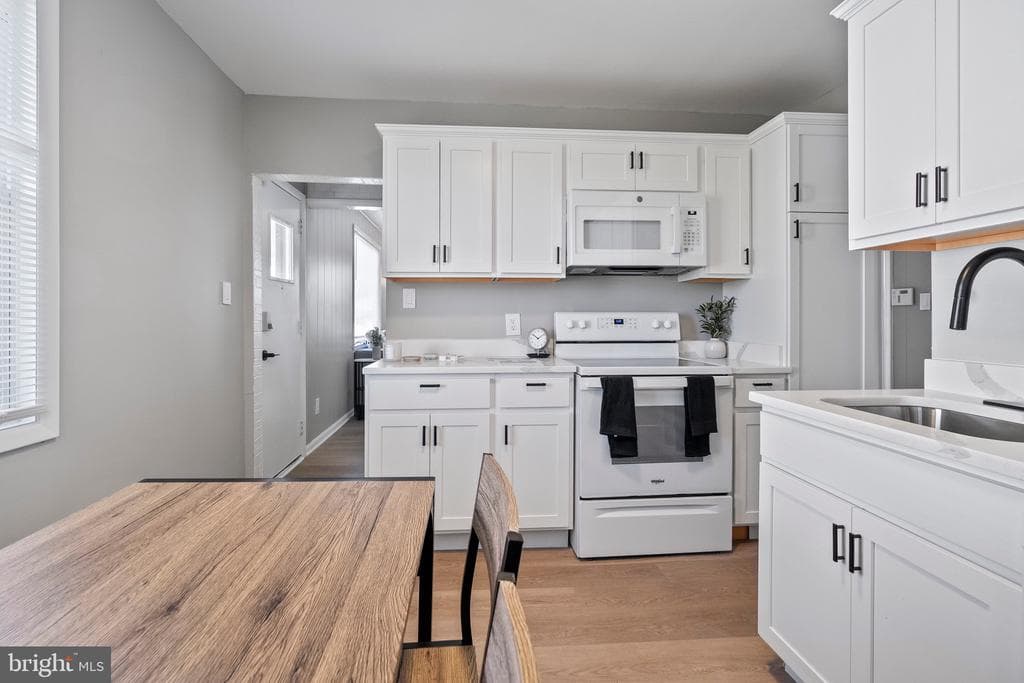2518 Plainfield Road photo 1