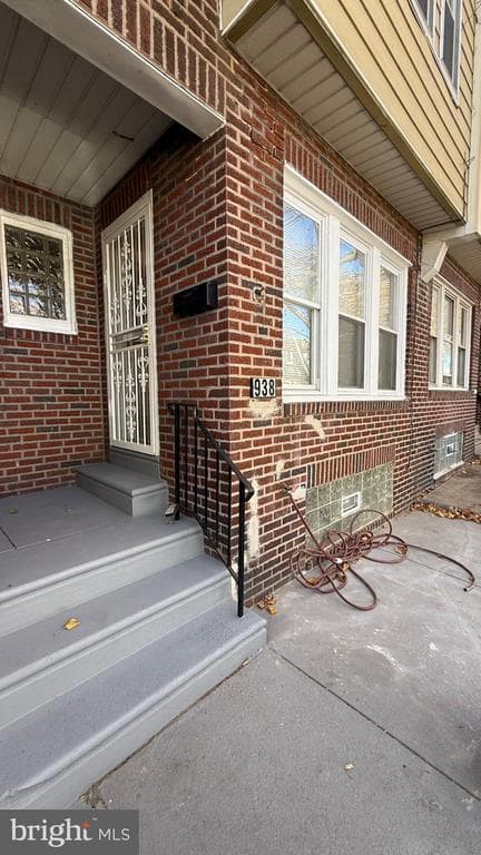 938 Anchor Street photo 1