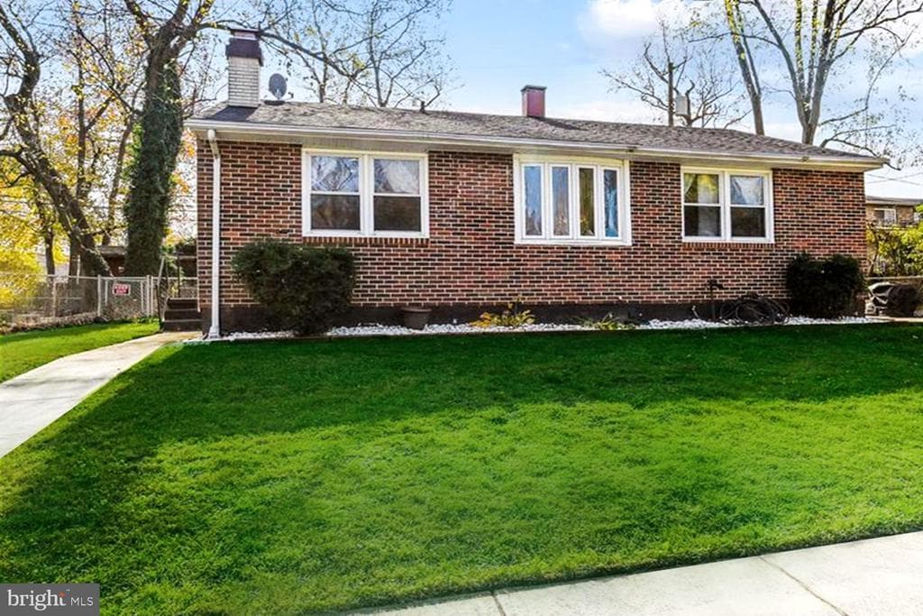 1336 Whitman Drive photo 1