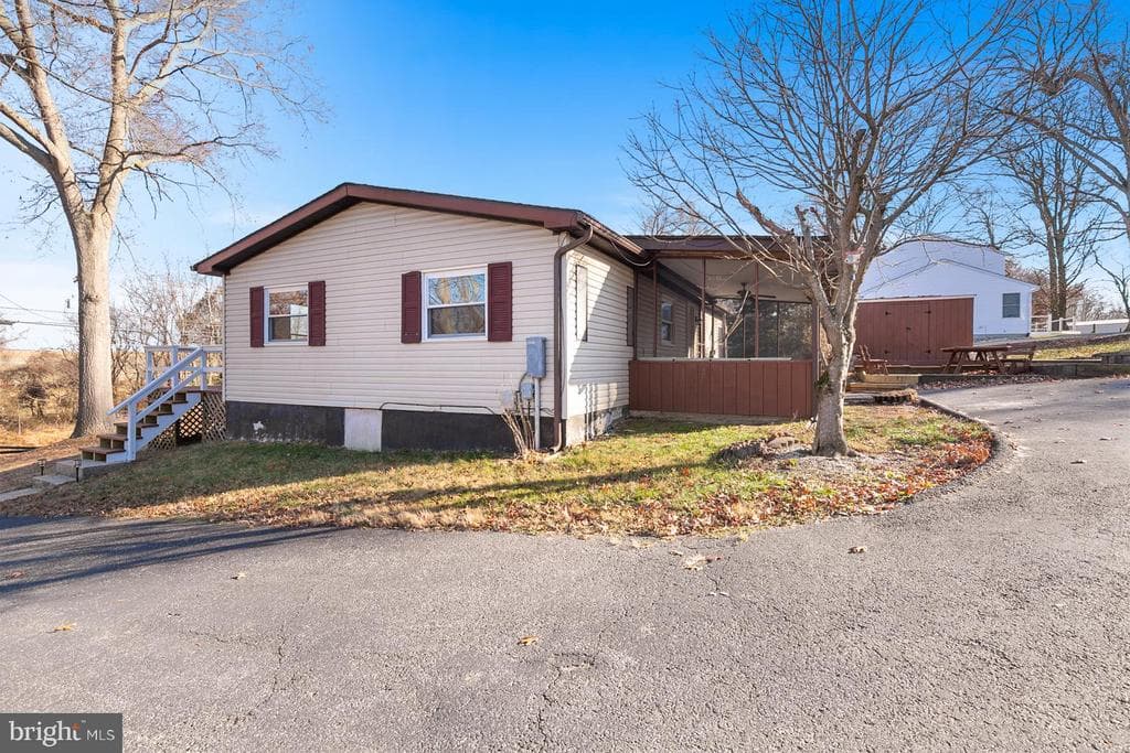 3960 Ady Road photo 1