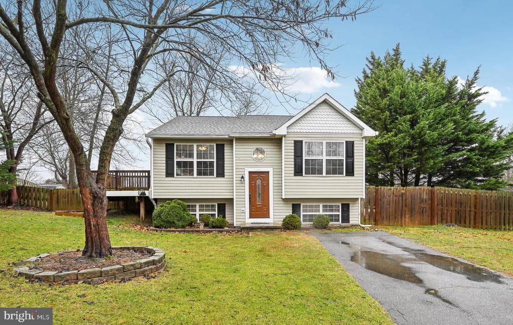 1174 Jo Apter Place photo 1