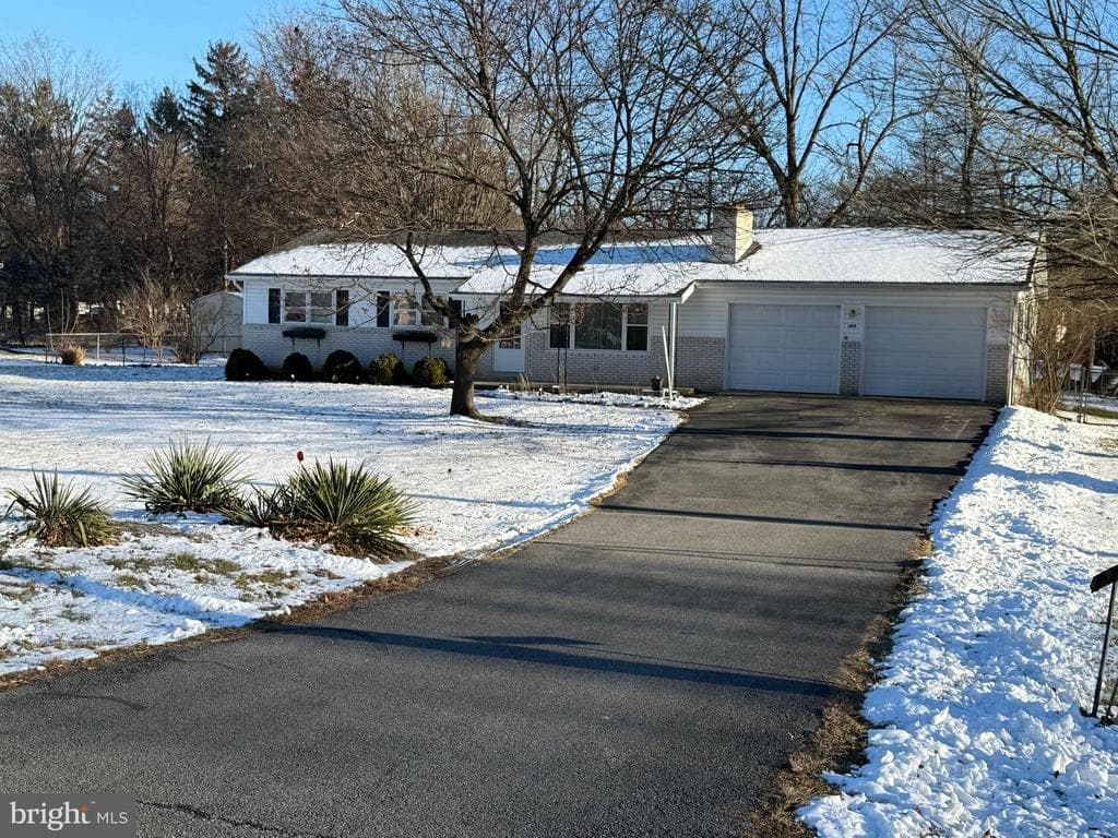 1408 Viewmore Drive photo 1