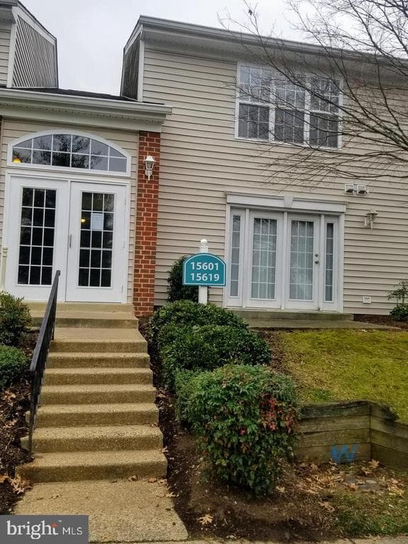15619 Horseshoe Lane photo 1