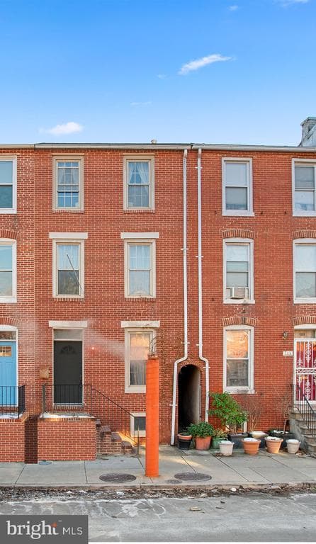 121 W Hamburg Street photo 1