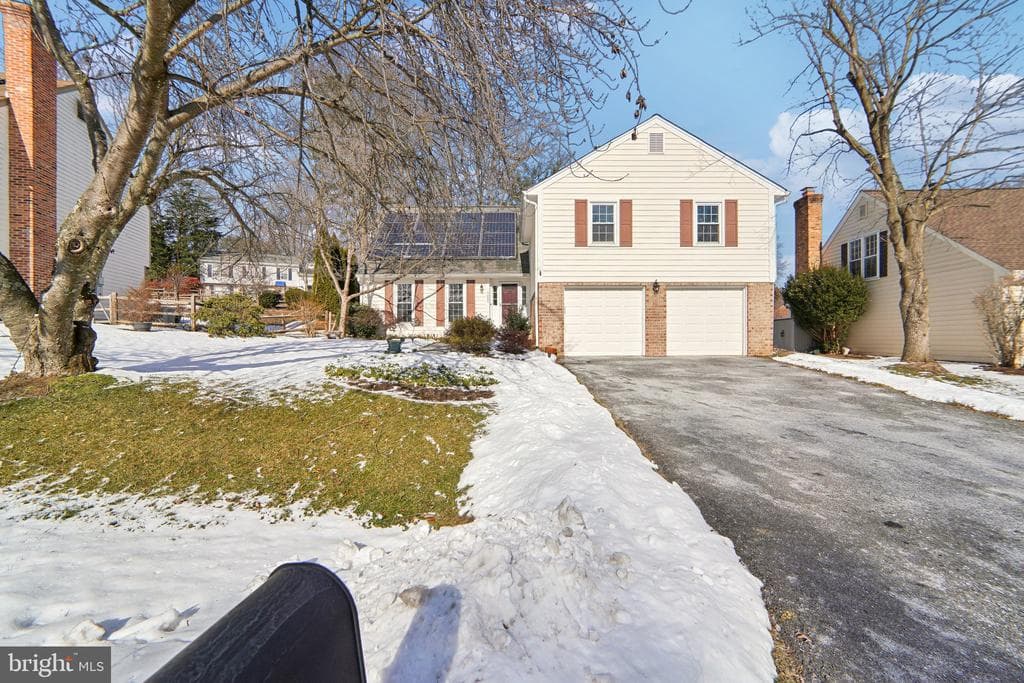 9809 Meadowcroft photo 1