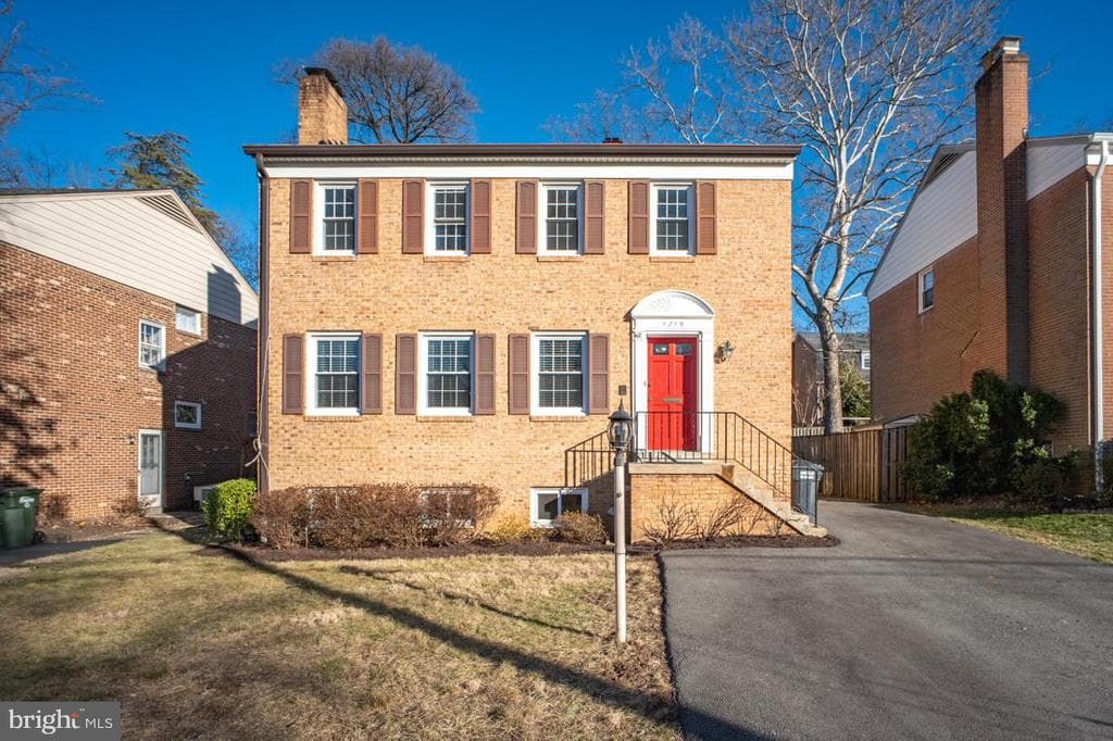 1219 Kensington Road photo 1
