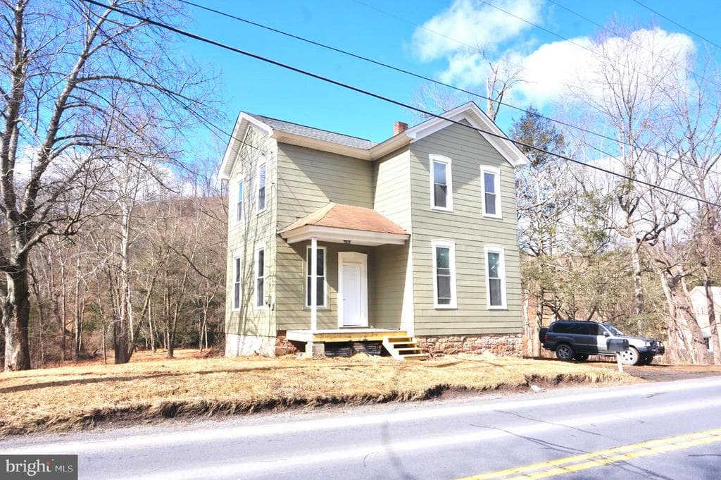 4185 Route 225 photo 1