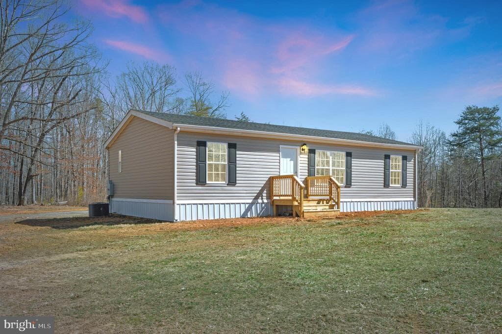 5438 Dog Patch Lane photo 1