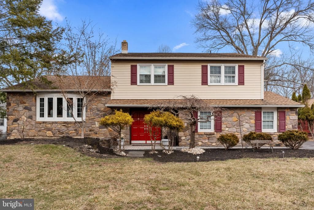 1221 Melody Lane photo 1
