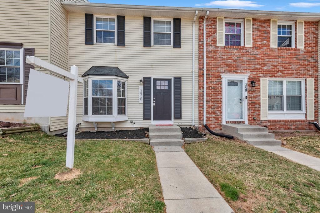 270 W Chalet Circle photo 1