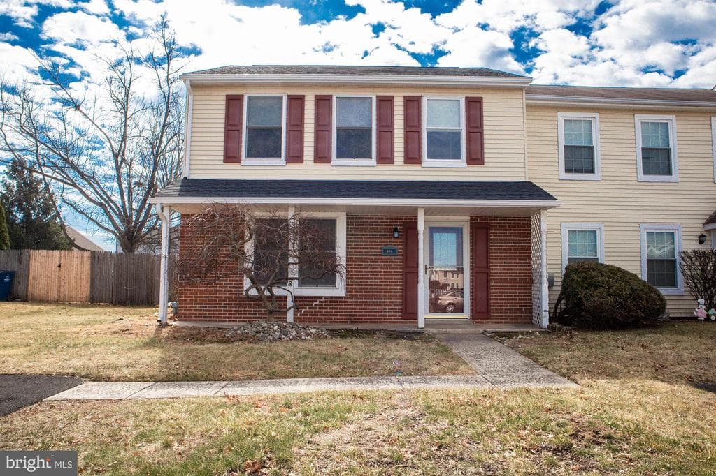 122 Hunt Drive photo 1