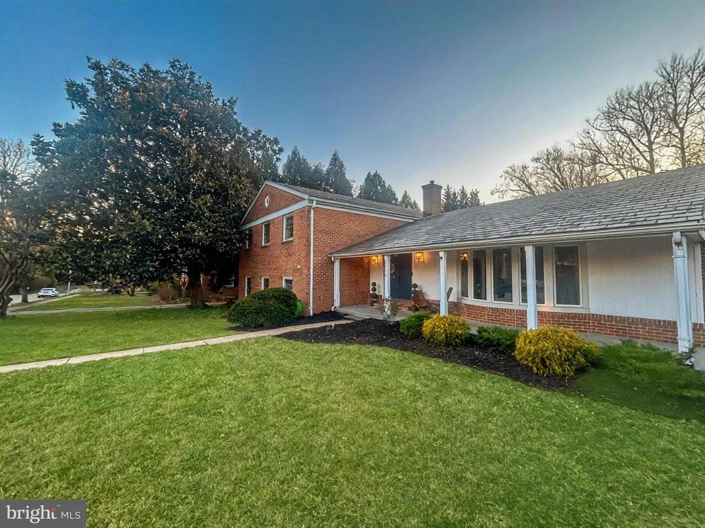 5716 Charlestowne Drive photo 1