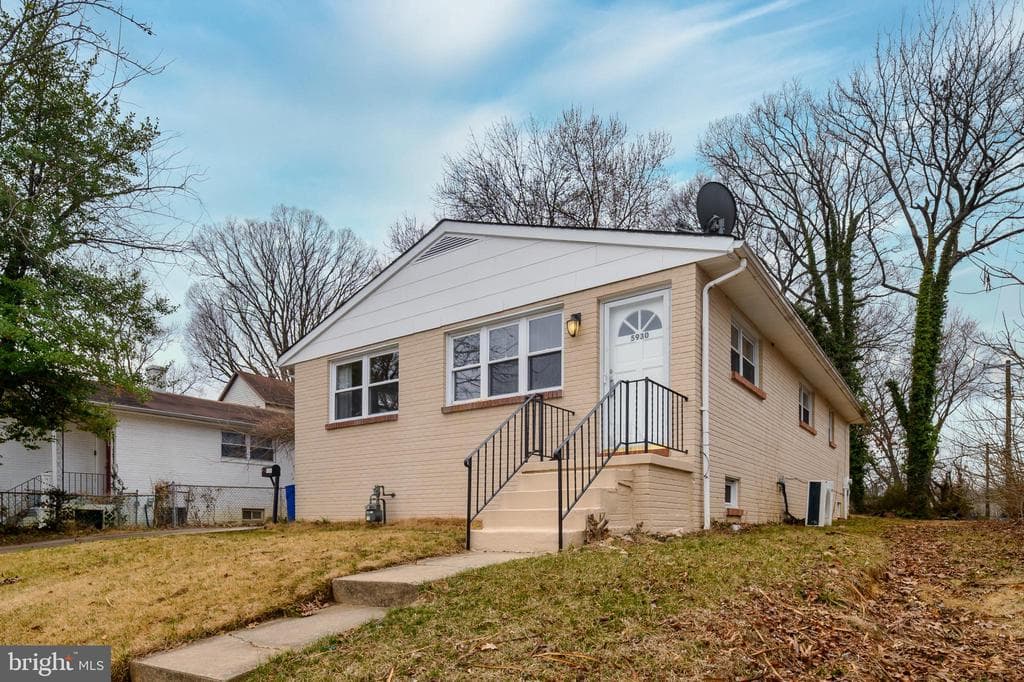 5930 Plumer Avenue photo 1