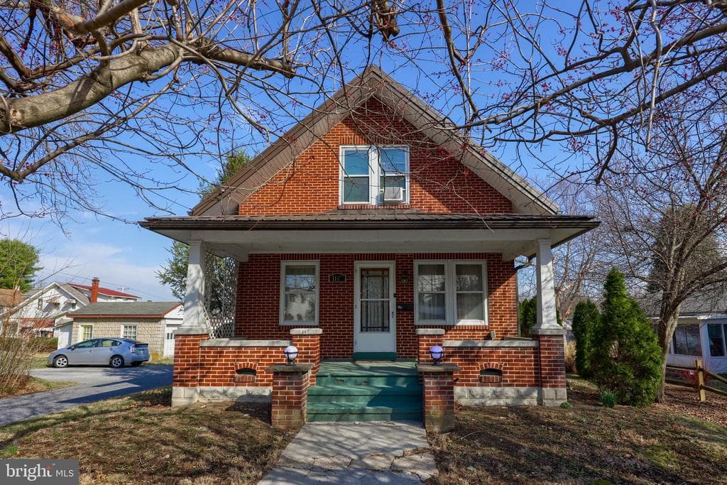 11 E Poplar Street photo 1