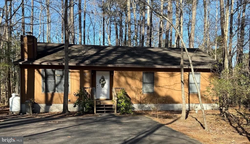 110 Sandyhook Road photo 1