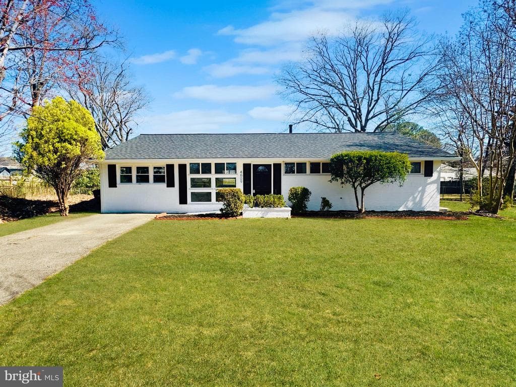 4609 Cottonwood Place photo 1