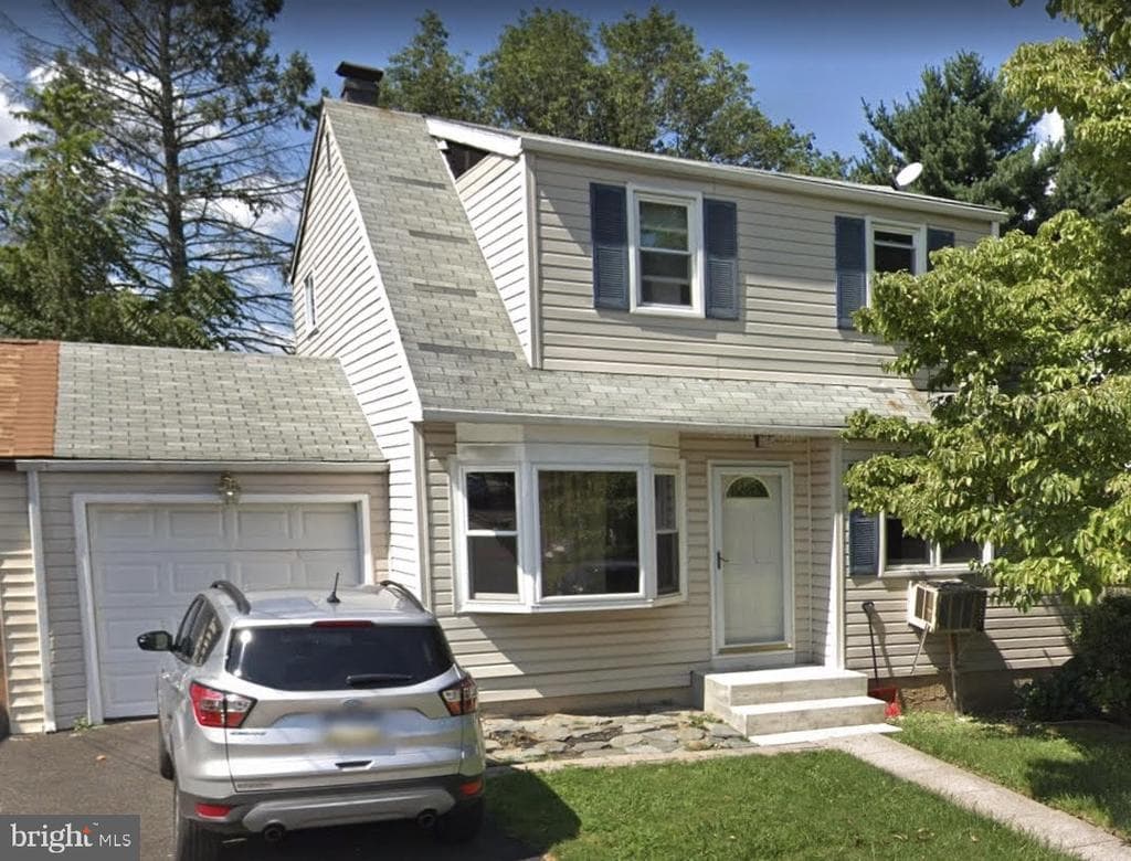 1822 Osbourne Avenue photo 1