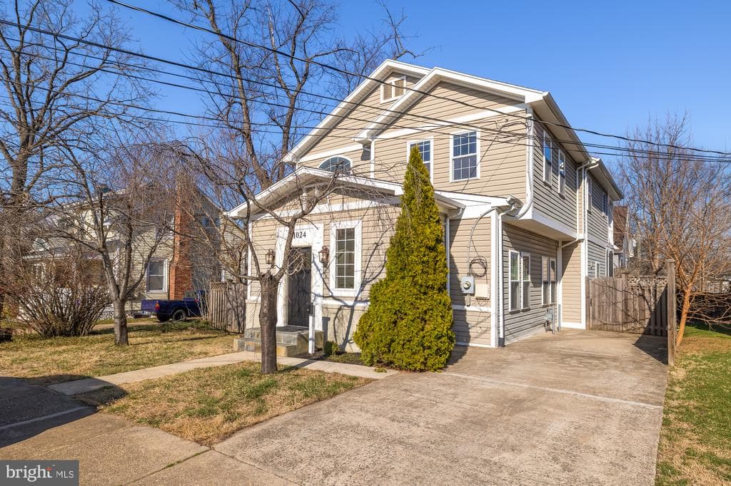 1024 S Quinn Street photo 1