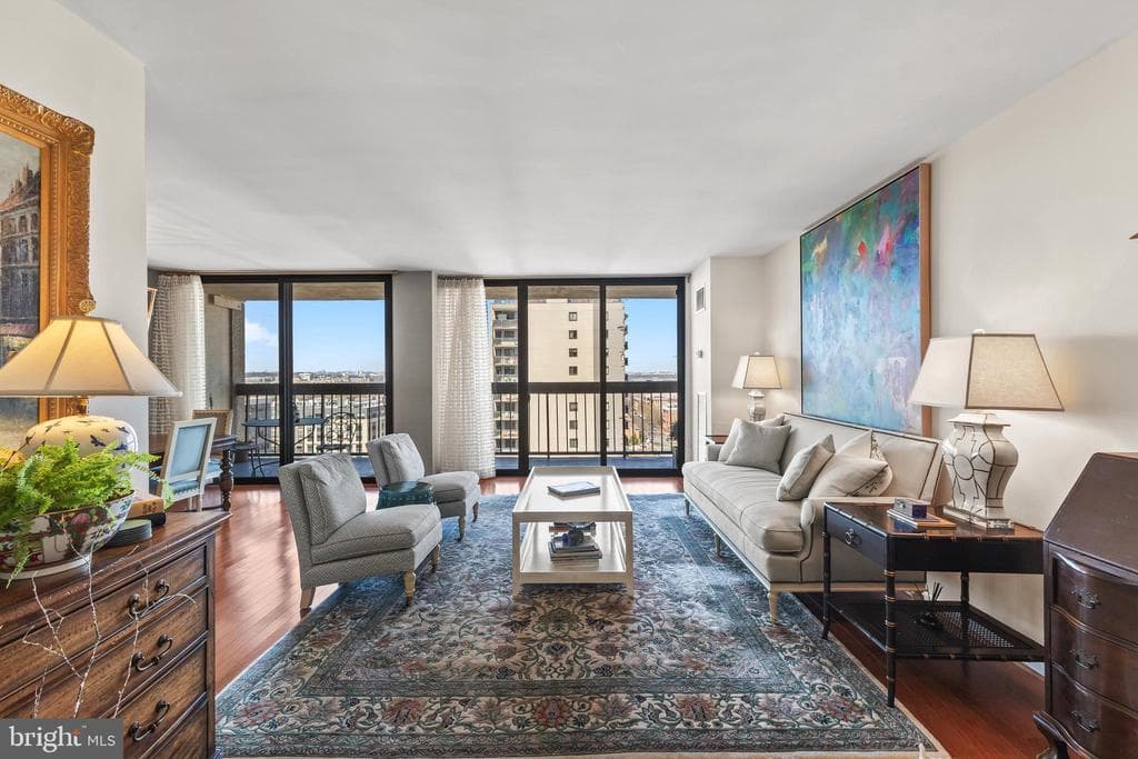 400 Madison Street #1307 photo 1