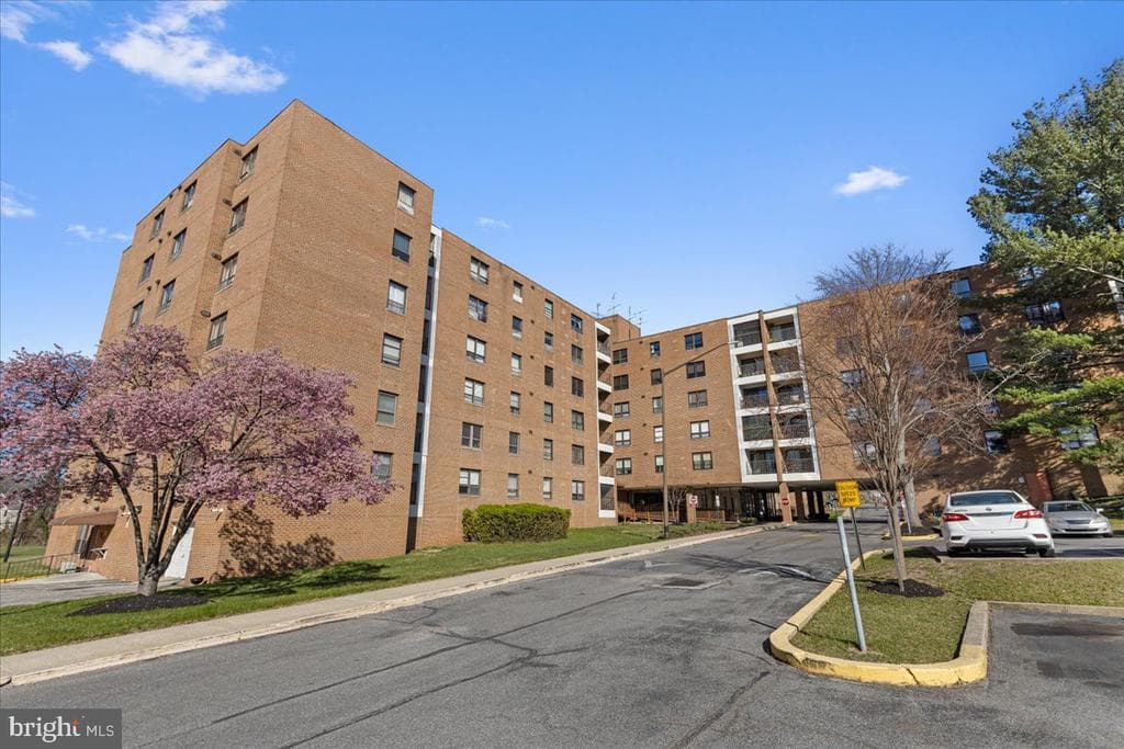 6317 Park Heights Avenue #416 photo 1