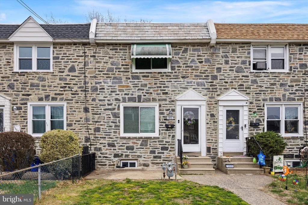 3951 Stratford Road photo 1