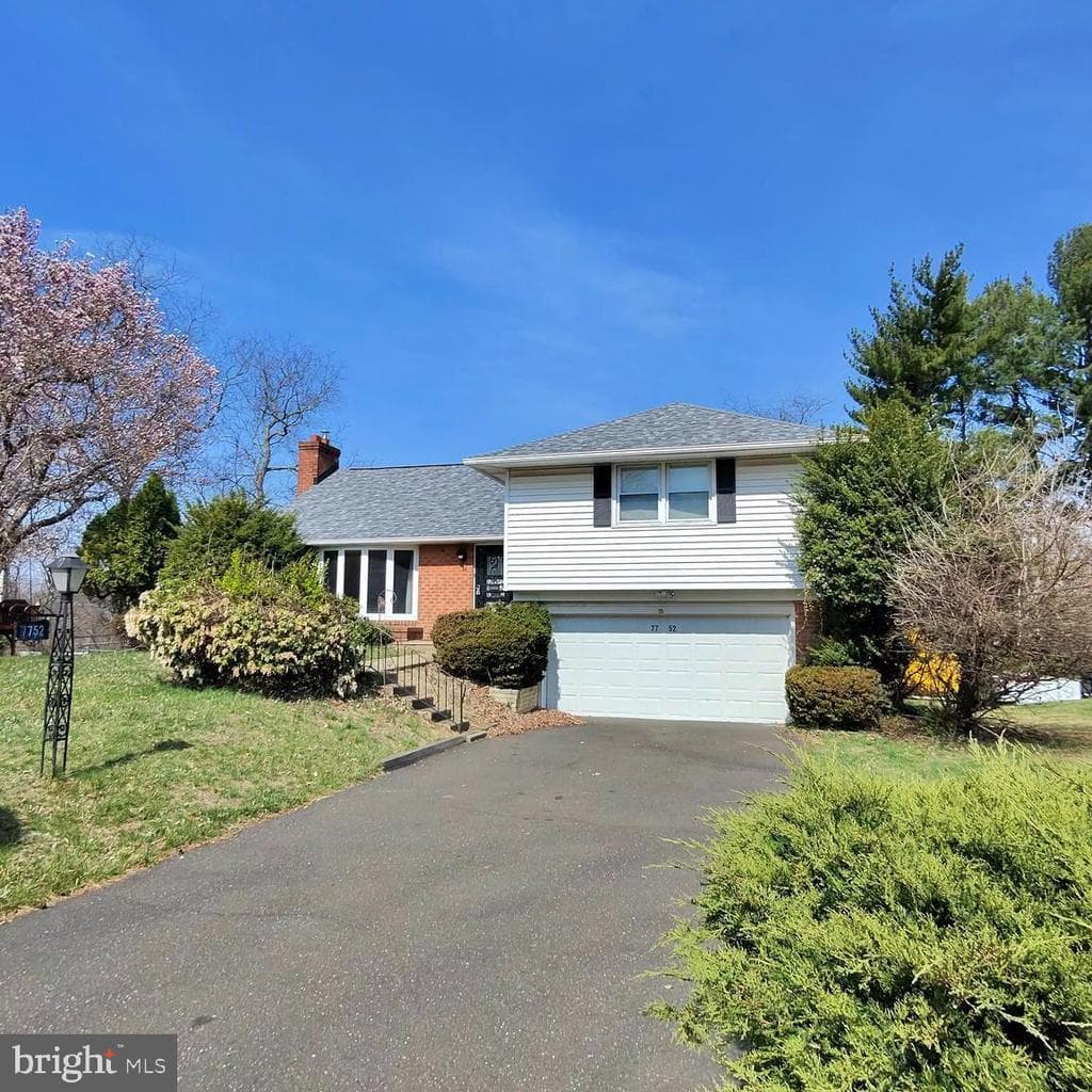 7752 Clements Road photo 1