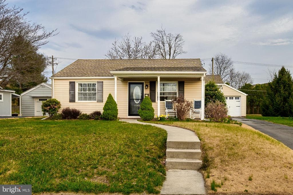 1212 Glenwood Avenue photo 1