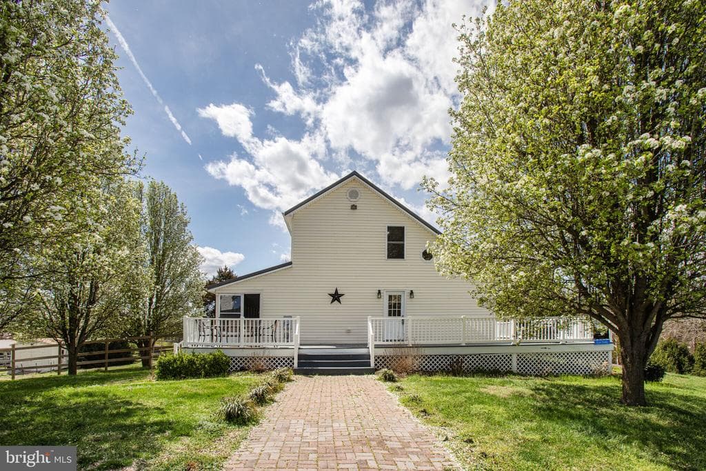 5811 Springfield Farm Lane photo 1