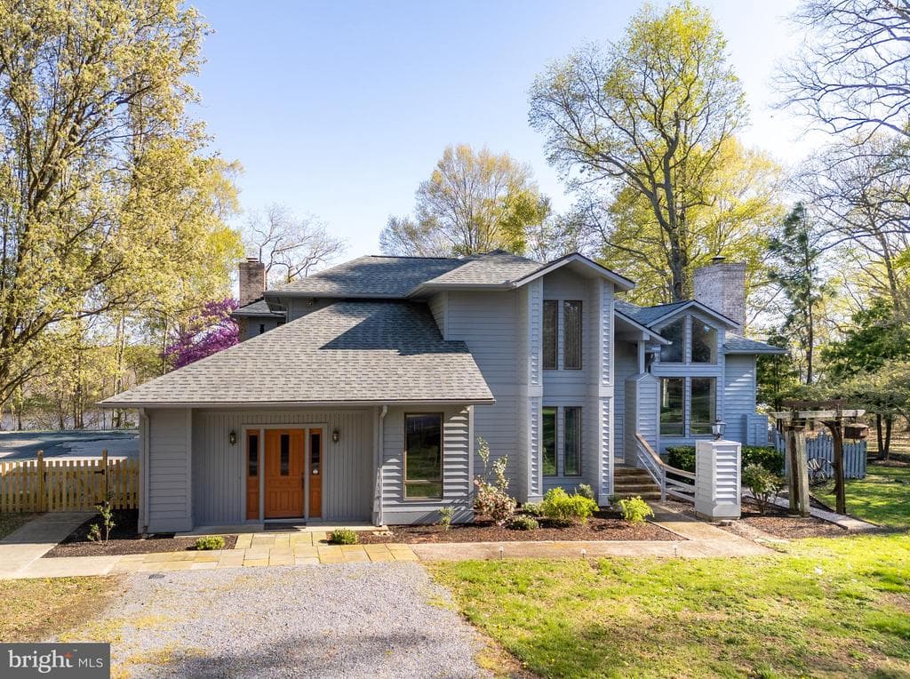 8816 Dorothy Lane photo 1