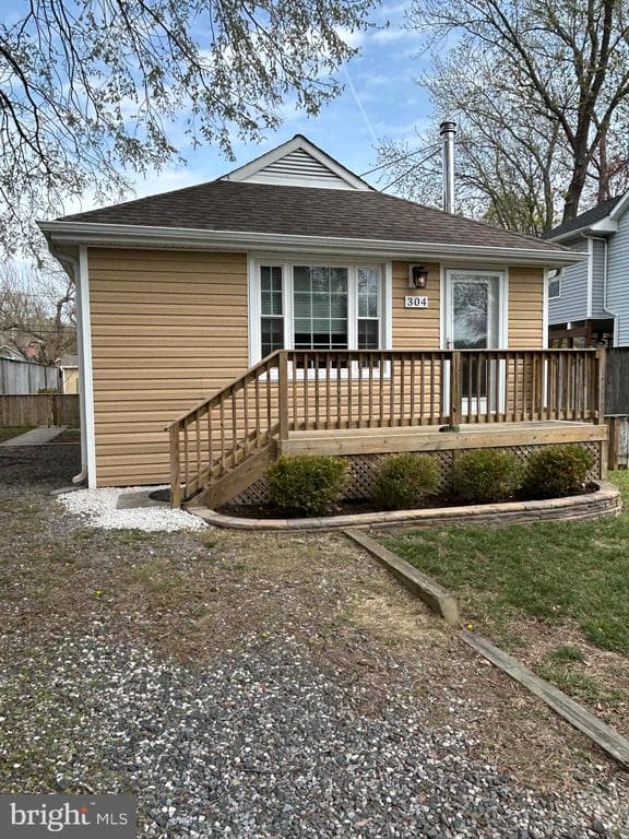 304 Beverley Place photo 1
