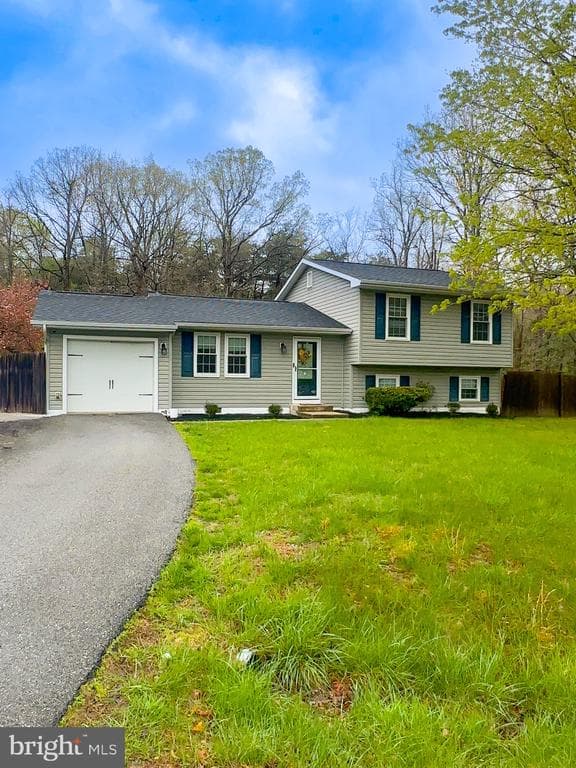 2204 Holly Oak Court photo 1
