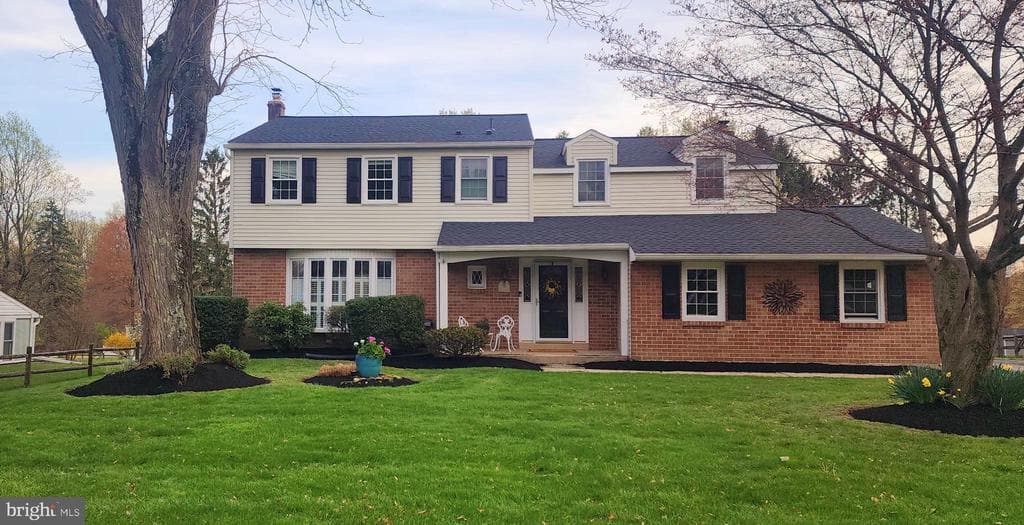 374 Devon Drive photo 1