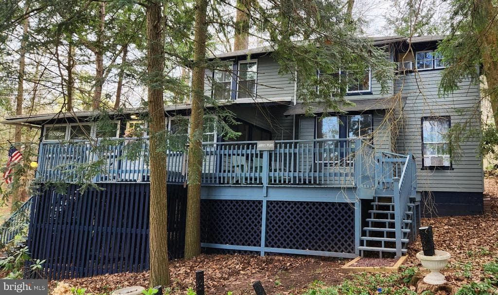 110 Brown Avenue photo 1