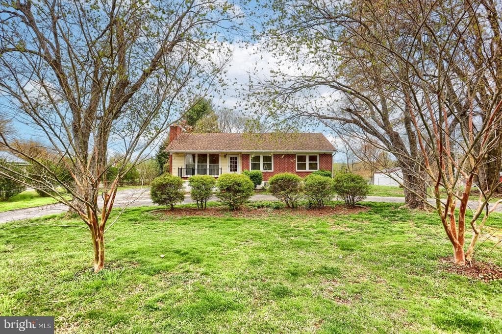 2301 Snow Road photo 1