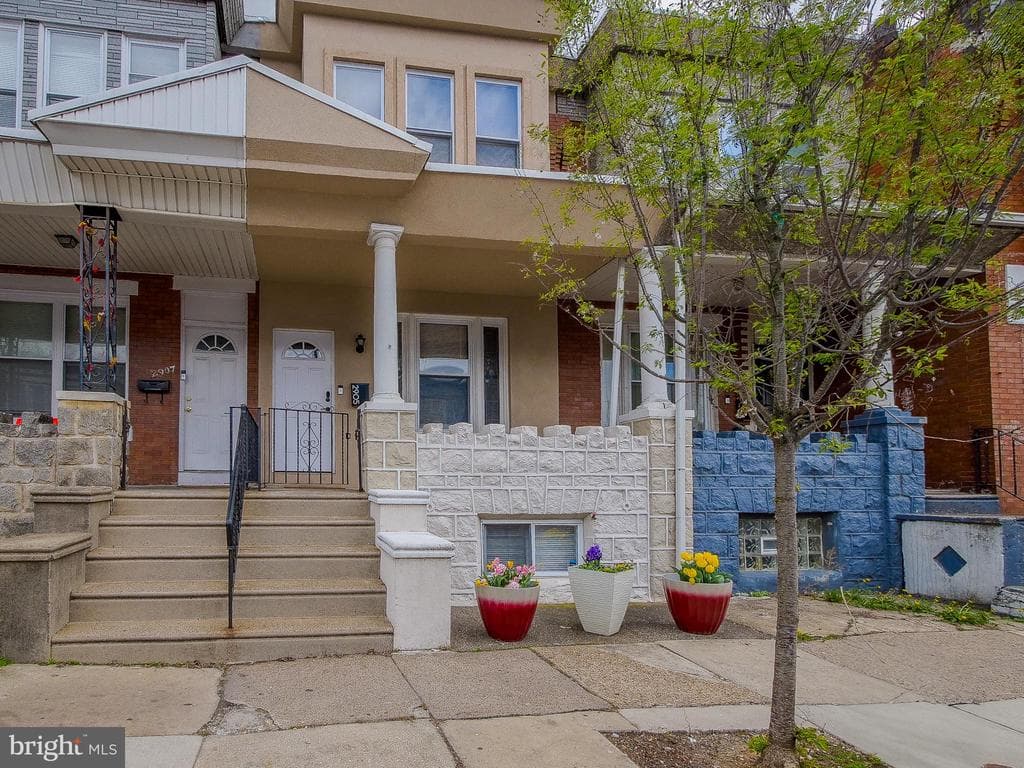 2905 Memphis Street photo 1