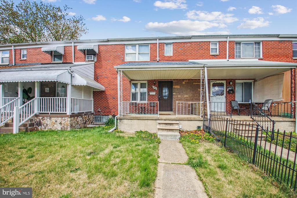 1036 Foxwood Lane photo 1