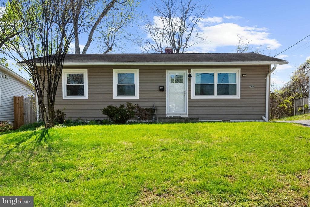 1635 Lewis Avenue photo 1