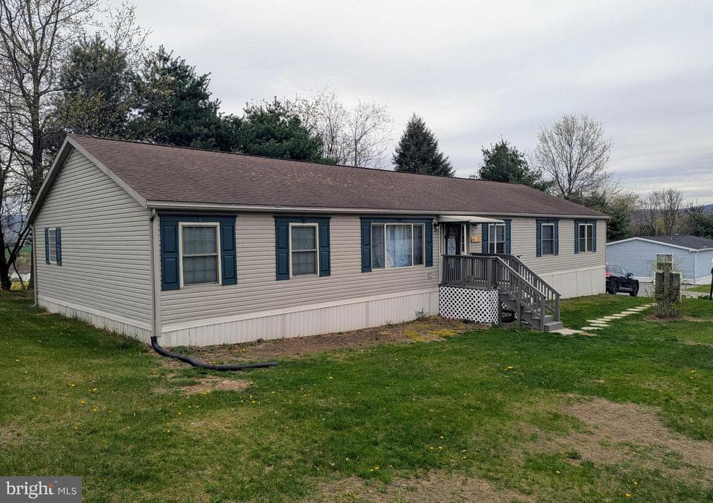 3 Hawthorne Lane photo 1