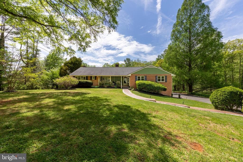 13108 Hickory Lane photo 1