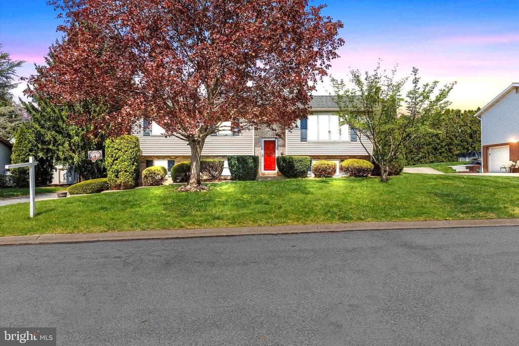 404 Birch Lane photo 1
