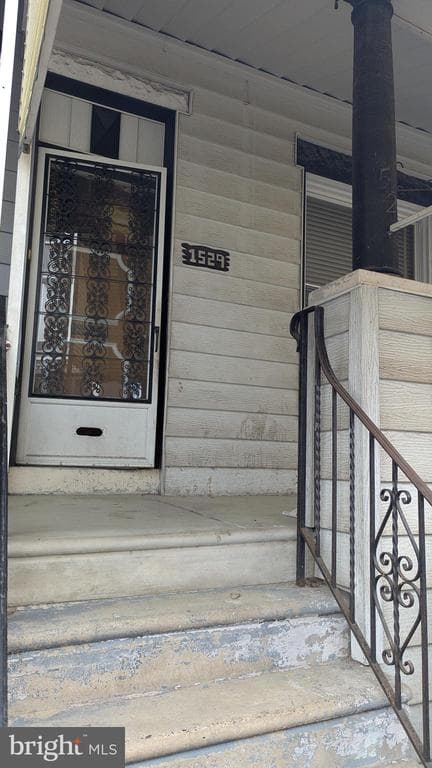 1529 N Hollywood Street photo 1