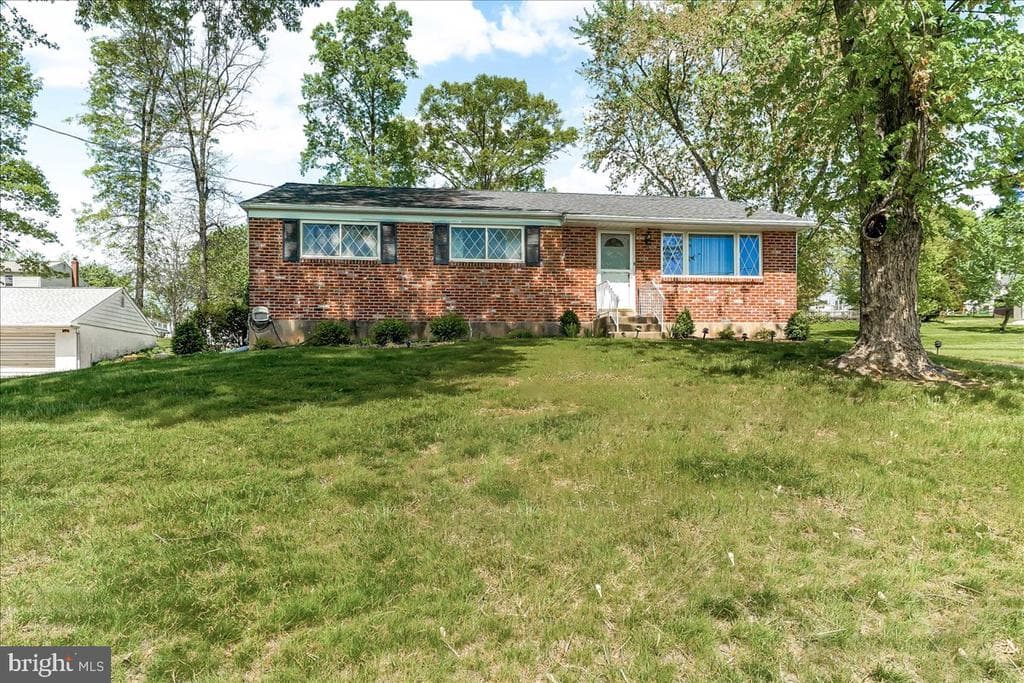 3205 Sharon Lane photo 1