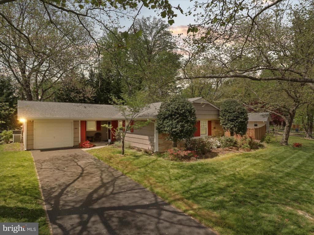 4426 Ockford Lane photo 1