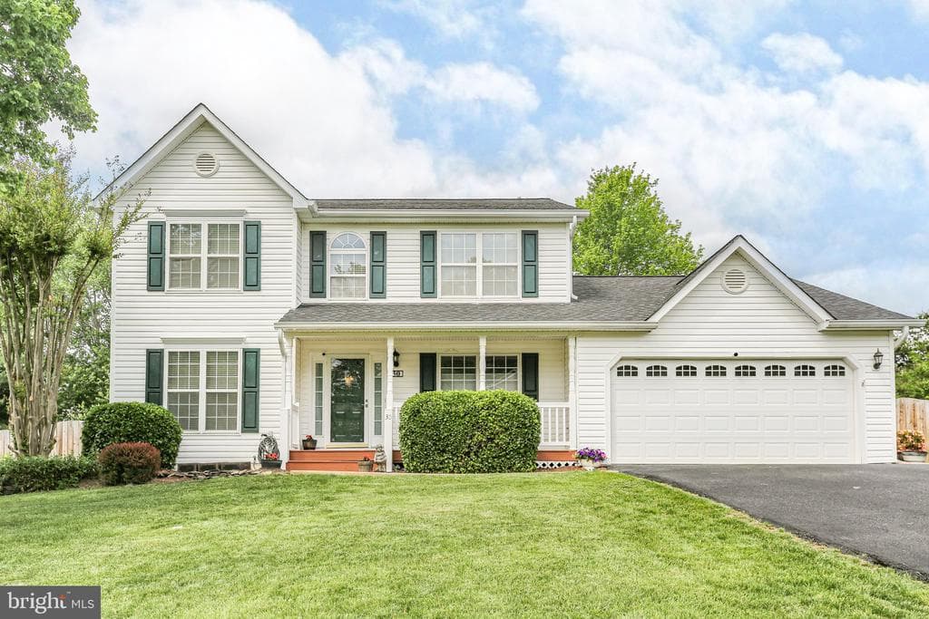 30 Whitestone Drive photo 1