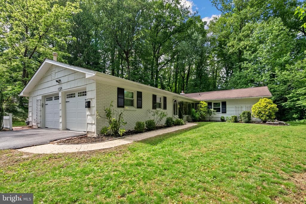 1725 Stratton Road photo 1