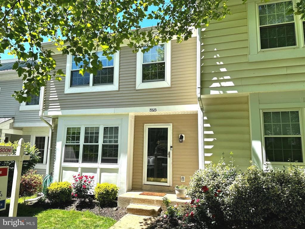 15323 Waters Edge Court photo 1
